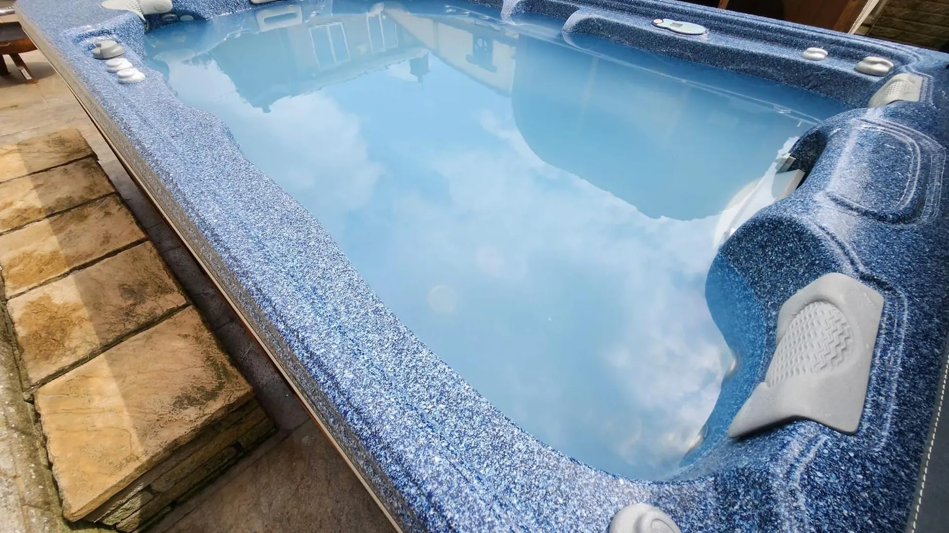 Semesterbostad Stag Hen Party House - Pool Hottub Bar & Sauna Sheffield Storbritannien
